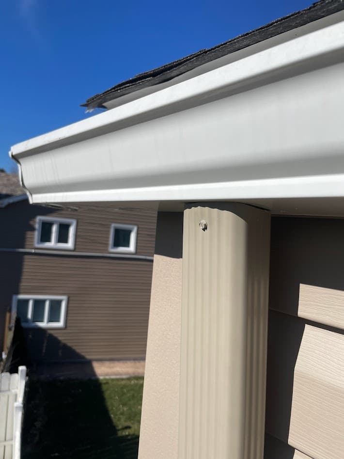 Seamless gutters in Tinton Falls